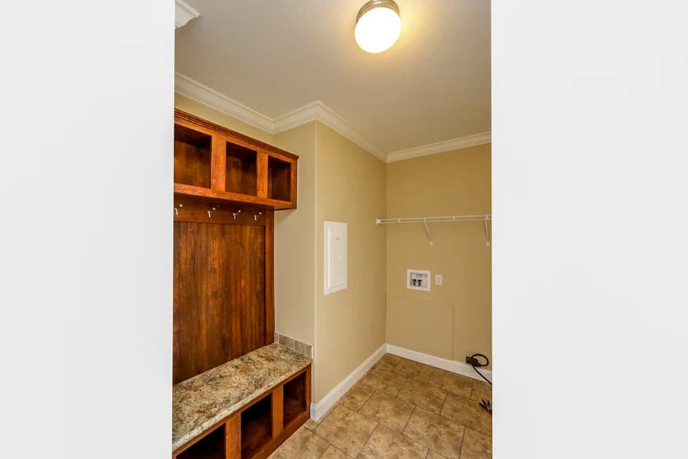 Fallsburg interior home features