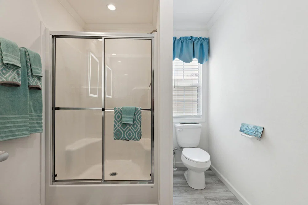 Amica bathroom home features