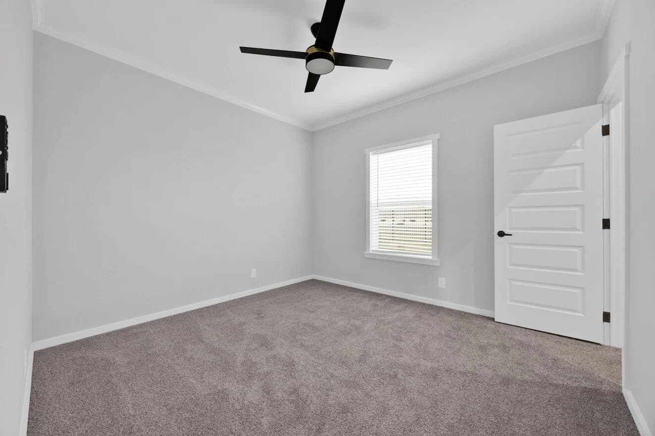 Quinn 30523a bedroom home features