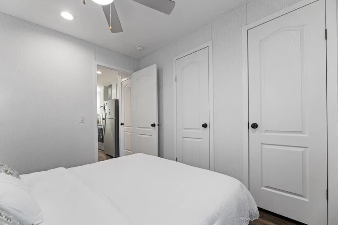 The rose 12401u bedroom home features