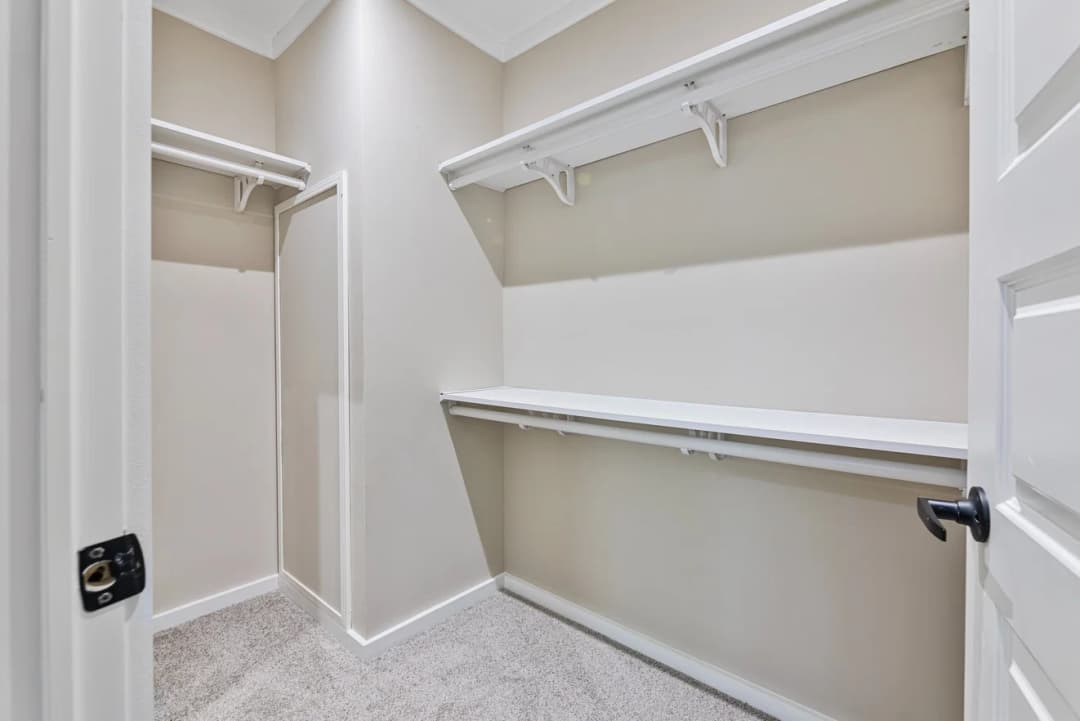 Pierce 28562a bedroom home features