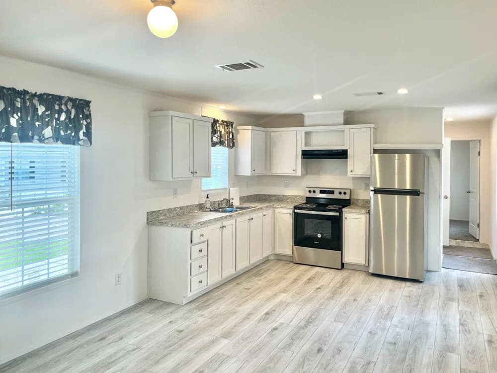 Lowery kitchen home features