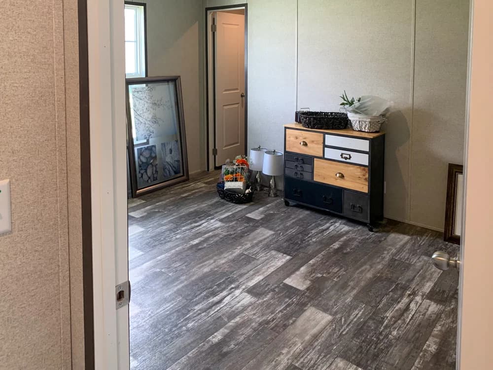 Woolwine interior home features