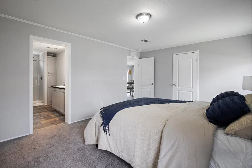 Apopka bedroom home features