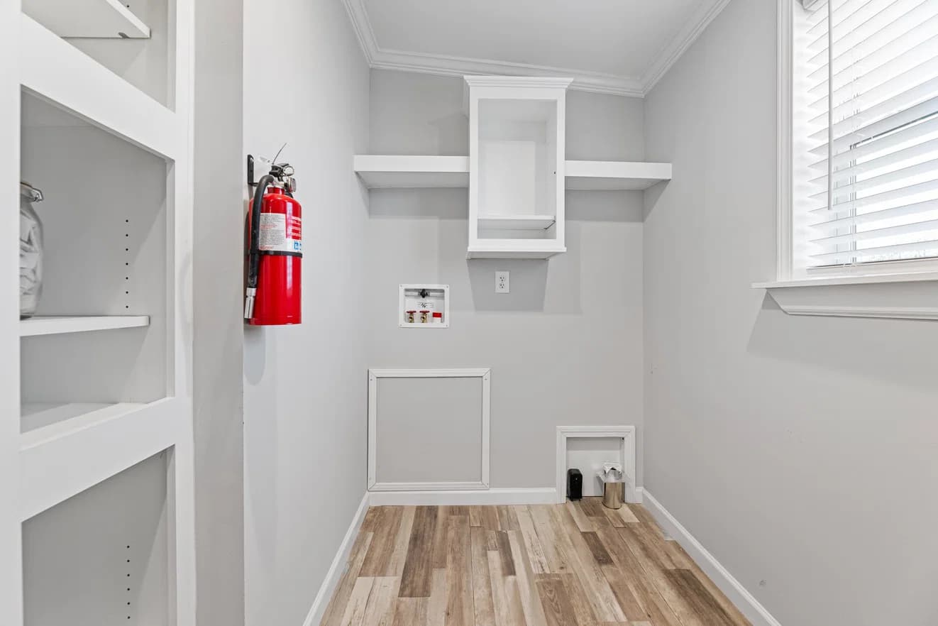 Ventura vi 30483c interior home features