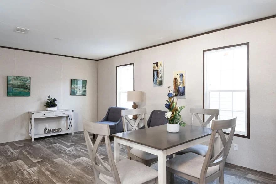 Plumosa interior home features