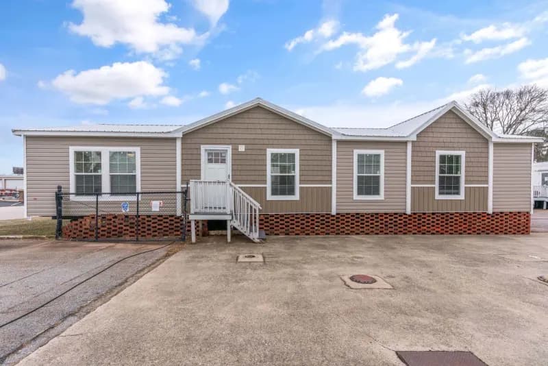 Waycross express 3258494 elevation and exterior home features