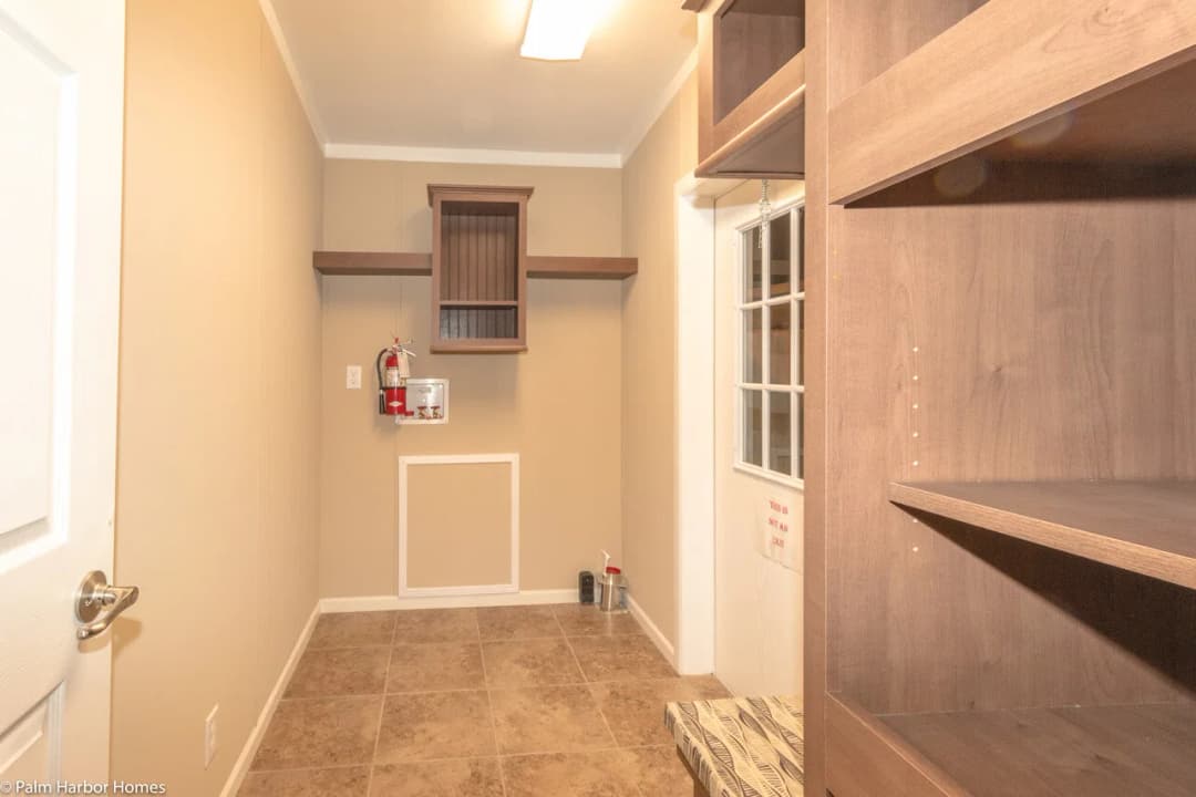 Pelican bay 30683a interior home features