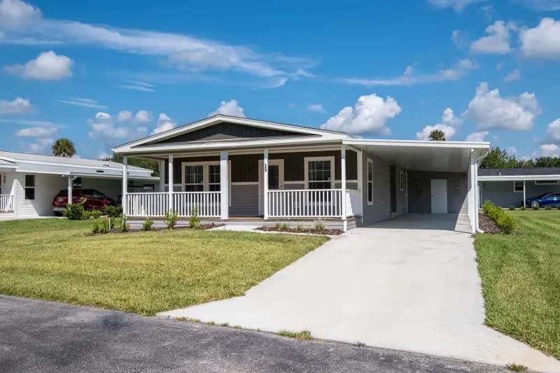Rutherford elevation and exterior home features