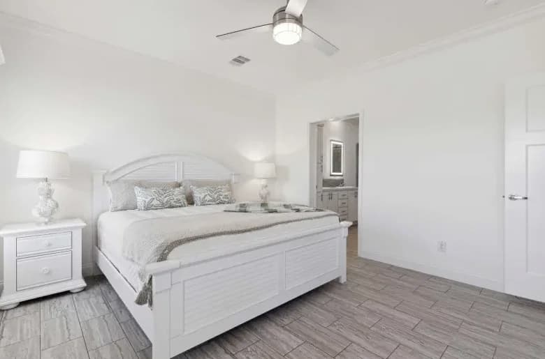 Mullett bedroom home features