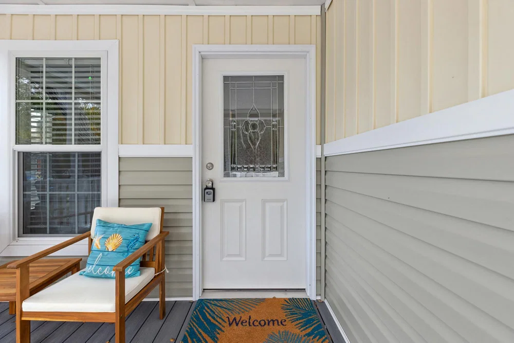 Amica exterior home features