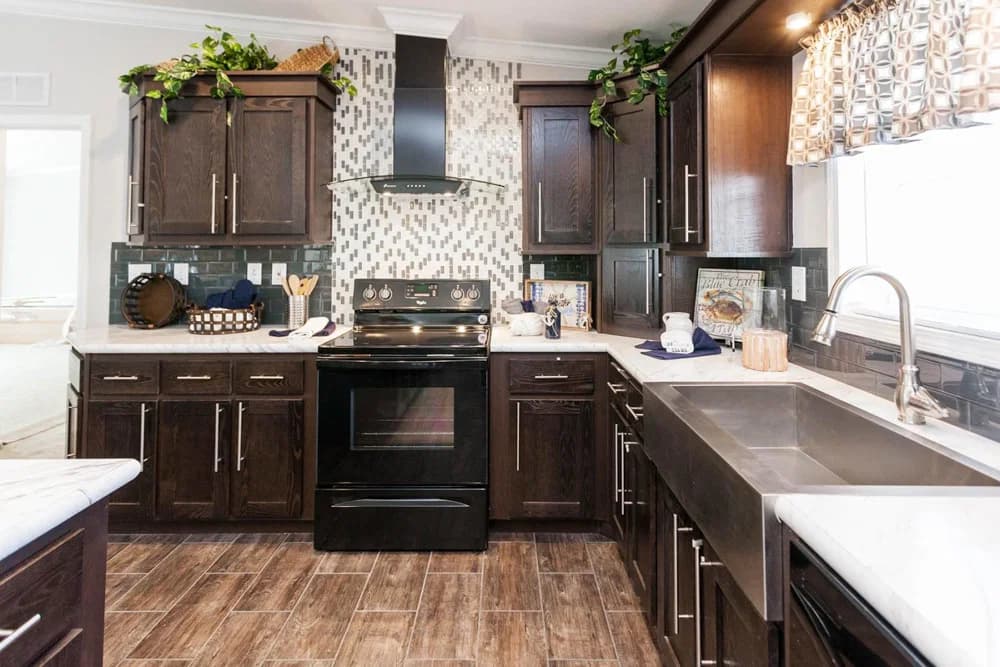 Larsen kitchen home features