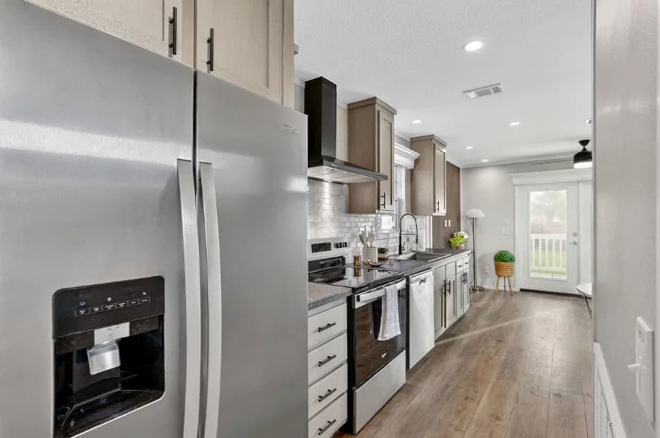 Embrace daylight kitchen home features