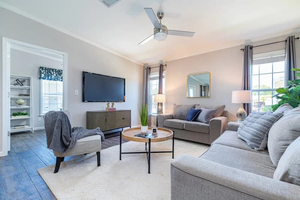 Mack interior home features