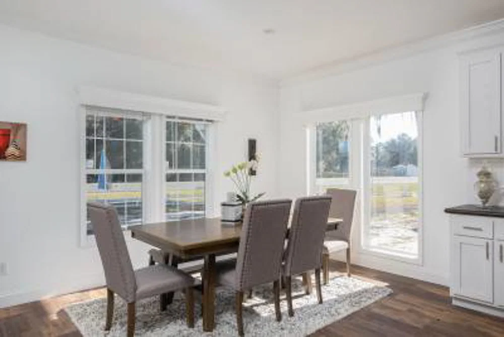 Cordele interior home features