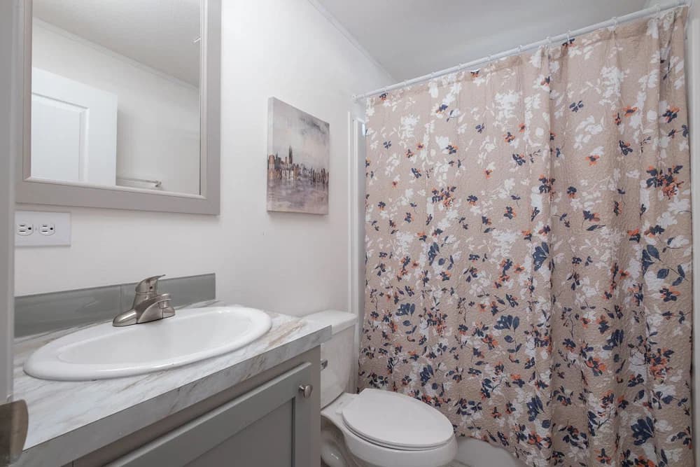 Everglade bathroom home features