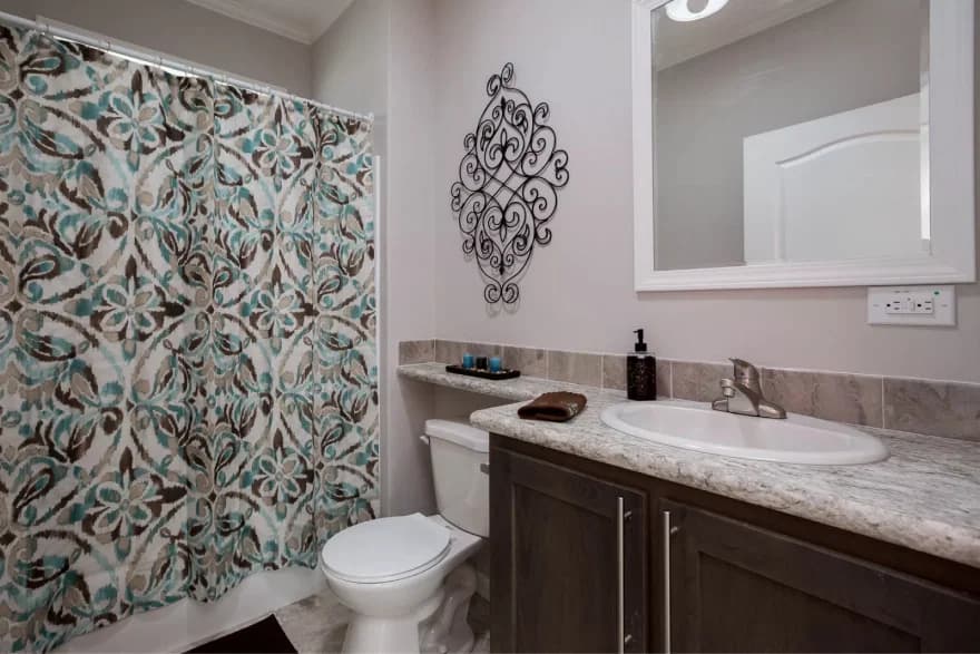 Knightstown bathroom home features