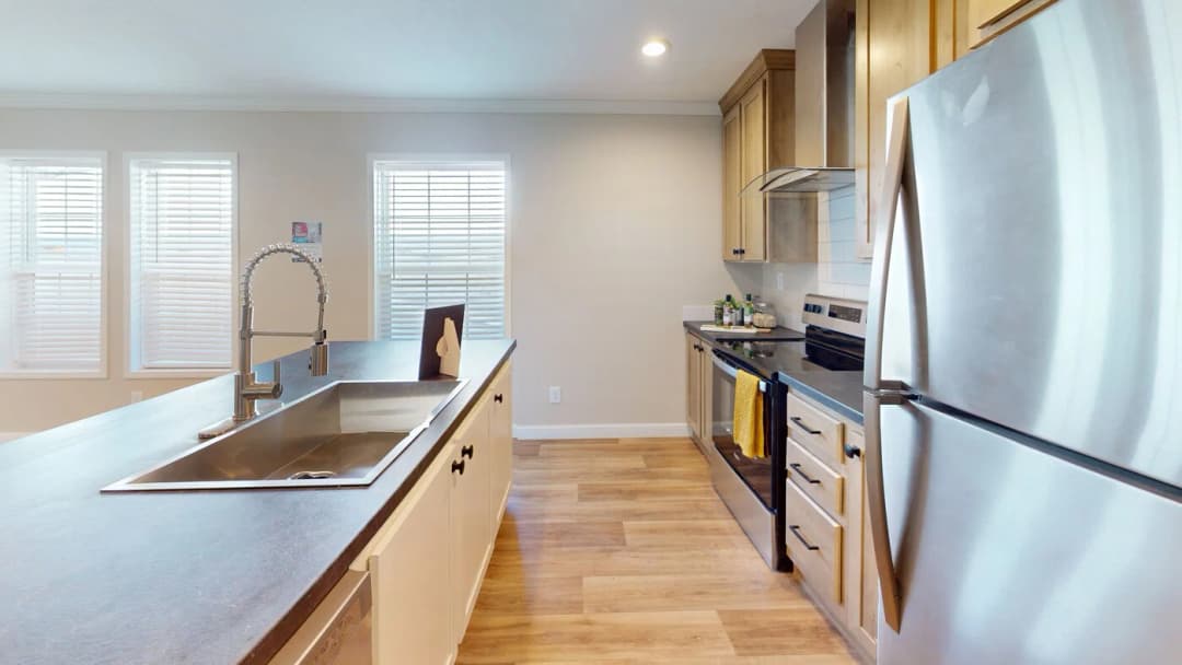Cumberland duplex kitchen home features