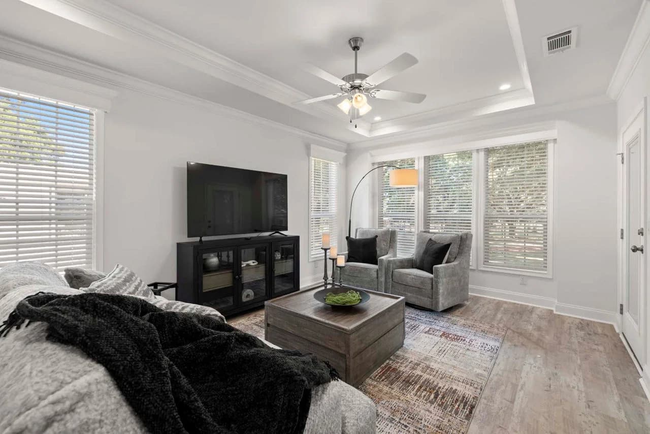 Silver springs 5046 bedroom home features