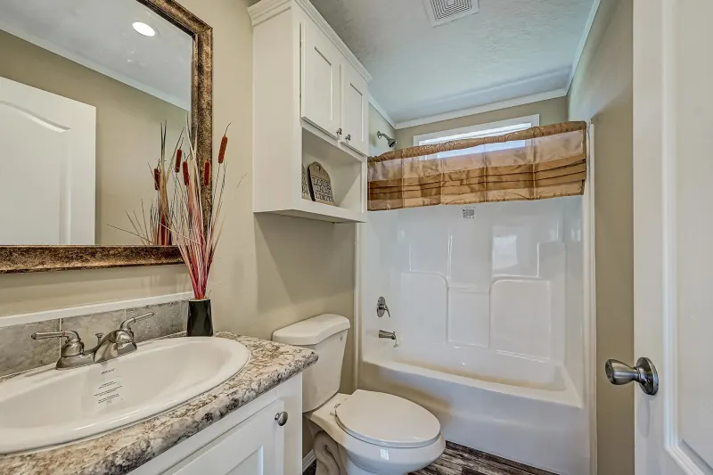 Legend 1660390 bathroom home features