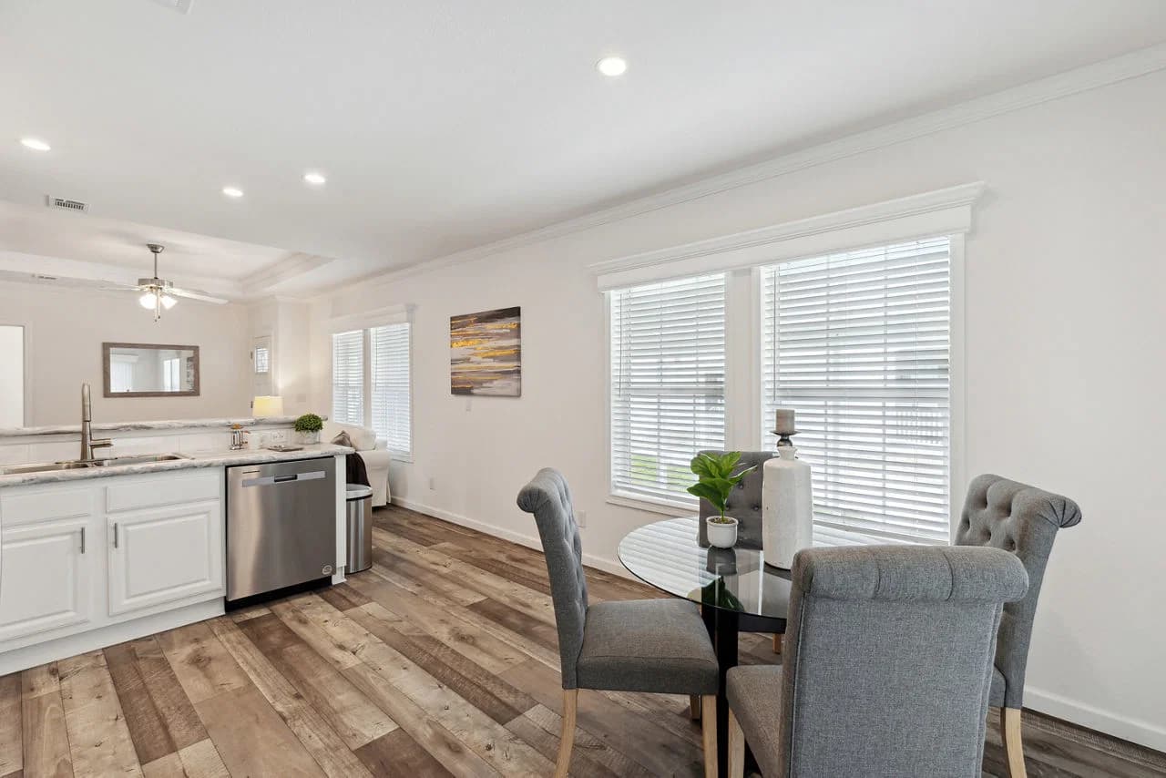 Silver springs 5029 interior home features