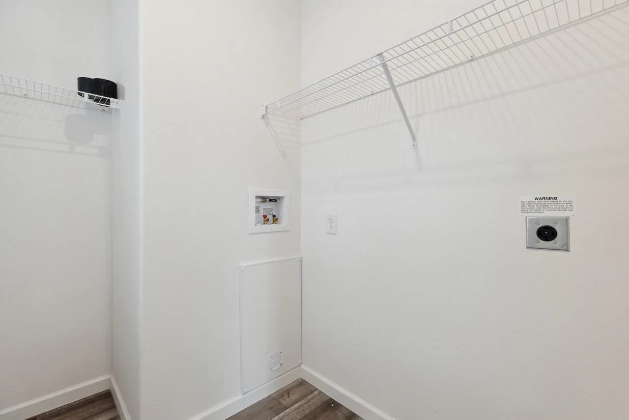 Silver springs 5029 interior home features