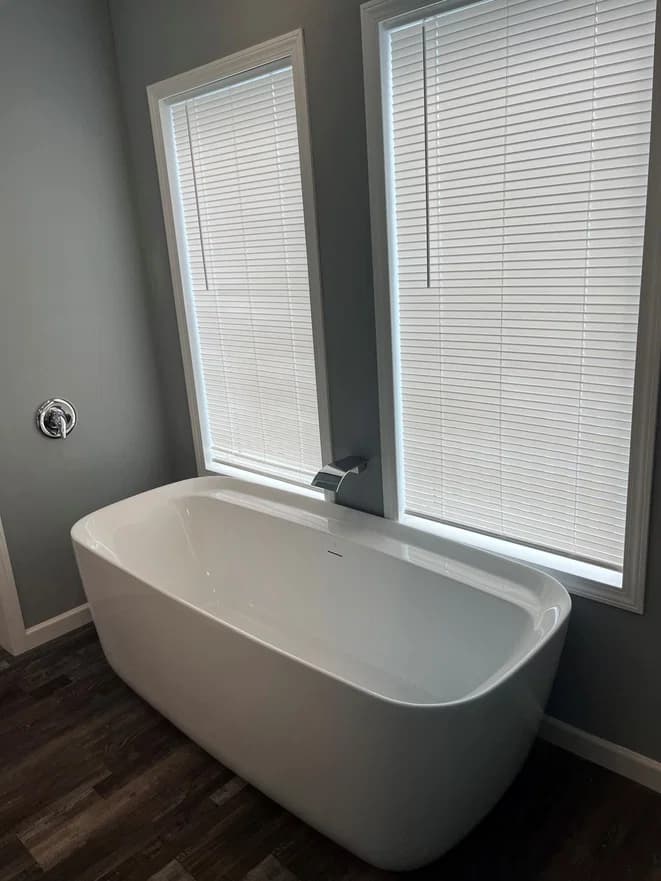 Mckenna 30603b bathroom home features