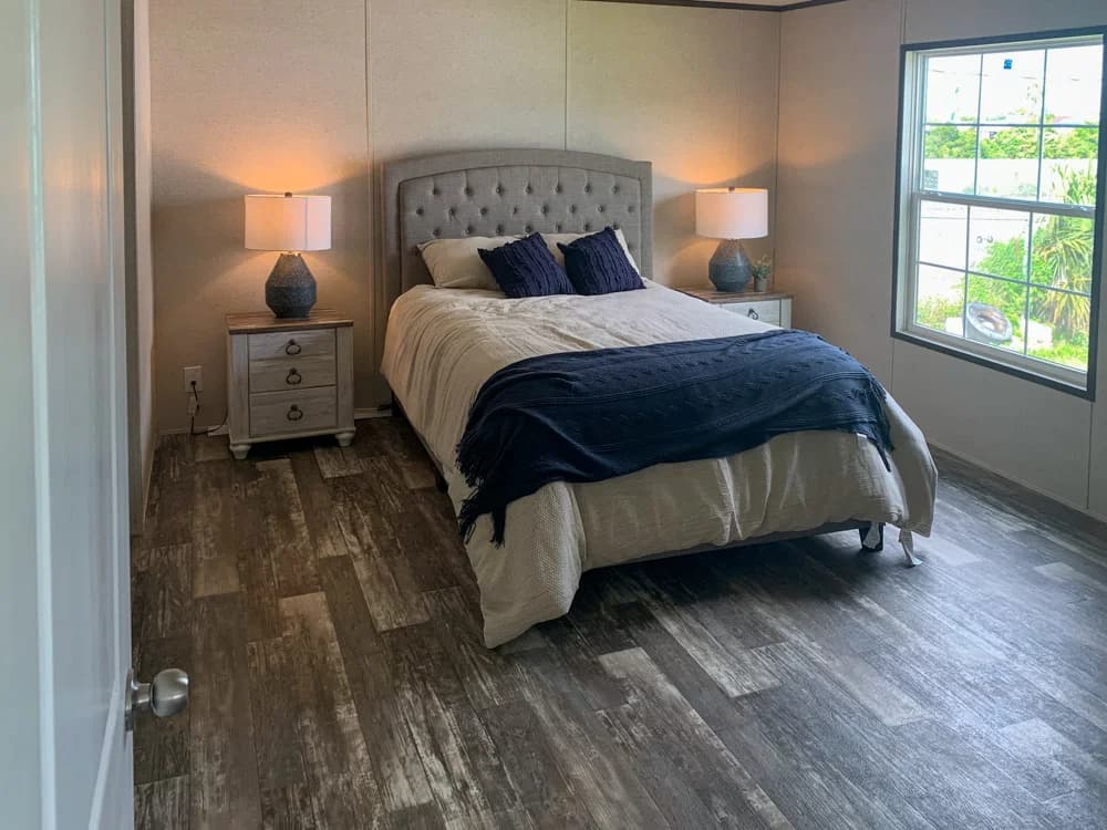 Woolwine bedroom home features