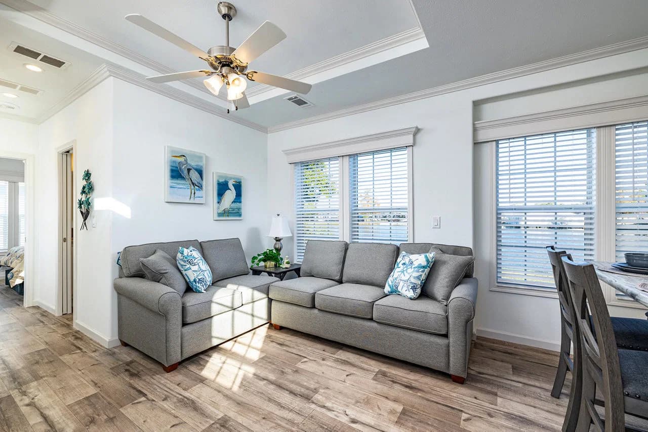 Palm bay 2641b interior home features