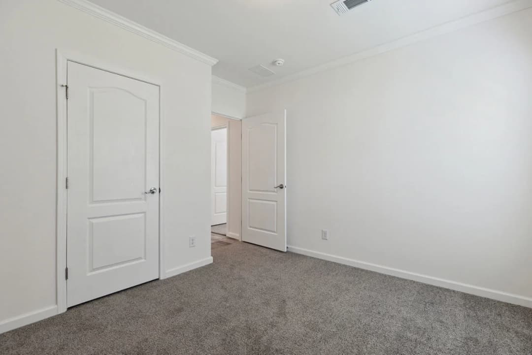 Silver springs 4893 bedroom home features