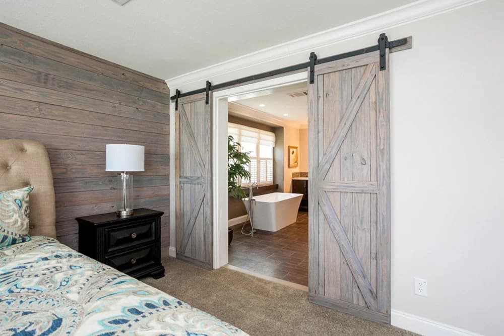 Galion bedroom home features