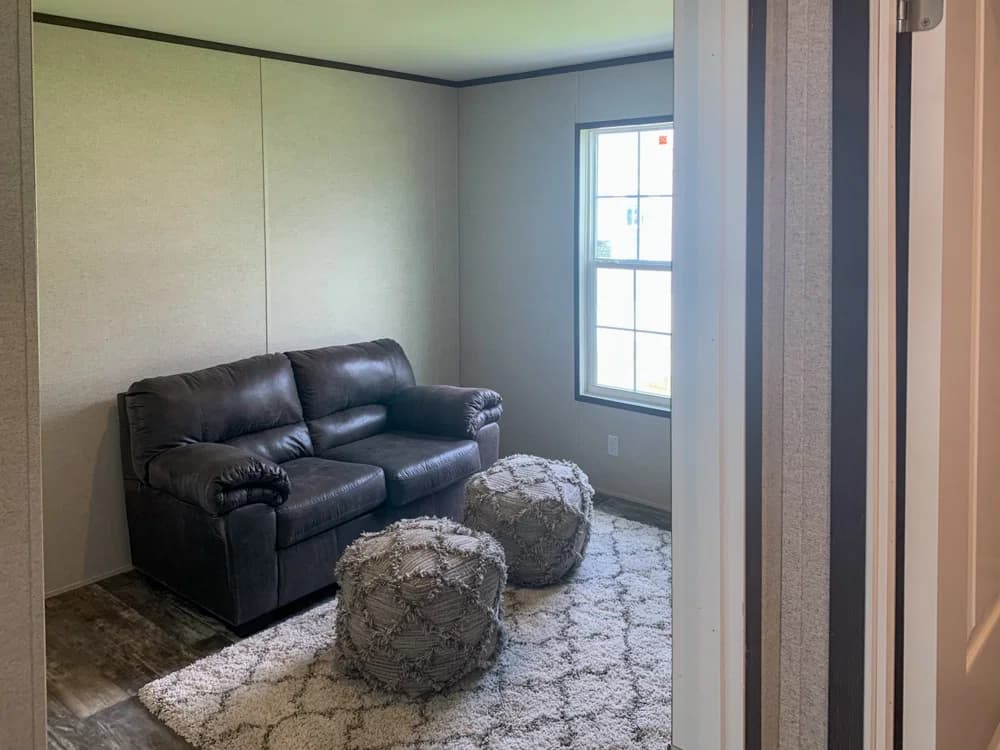 Woolwine interior home features