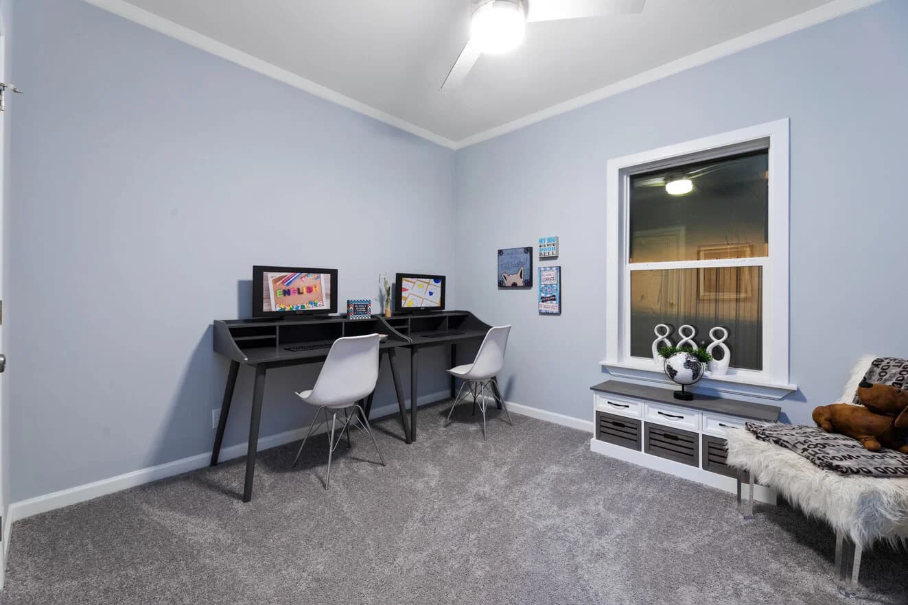Finley 28684a bedroom home features