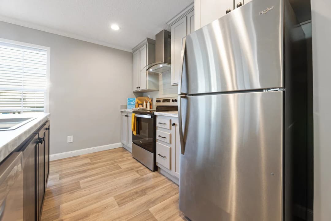 Roanoke duplex kitchen home features