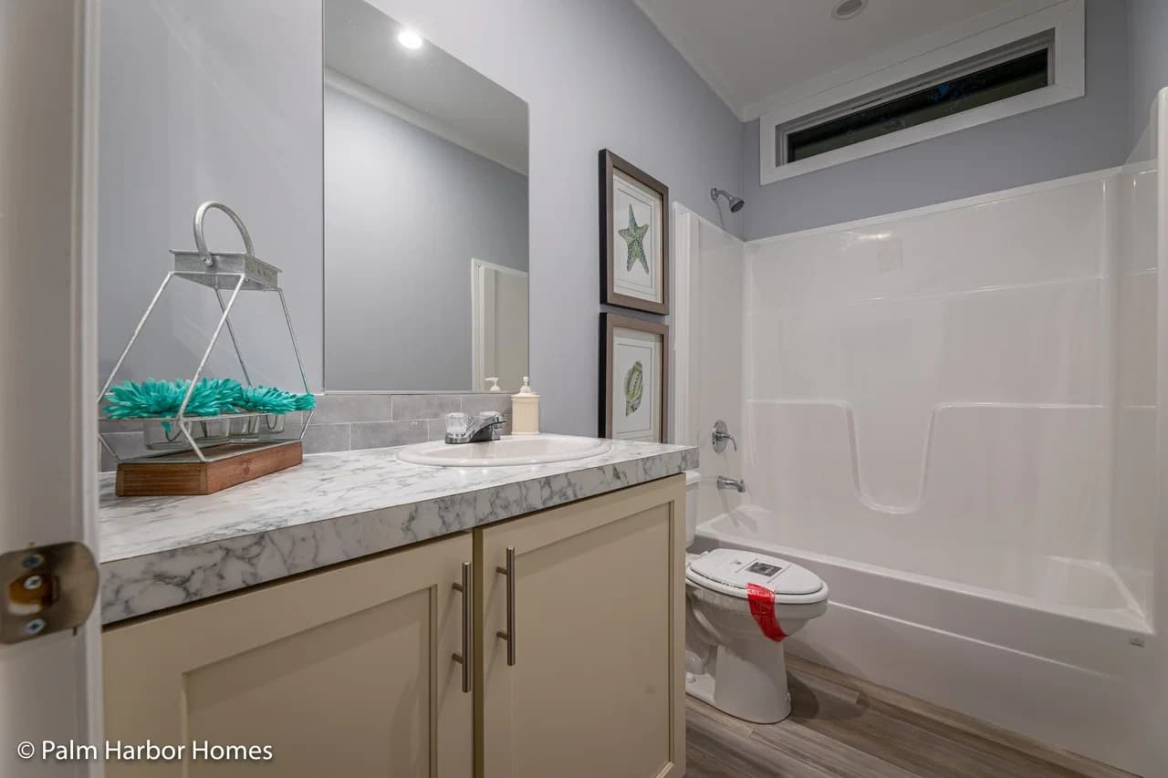 Jenkins 28522a bathroom home features
