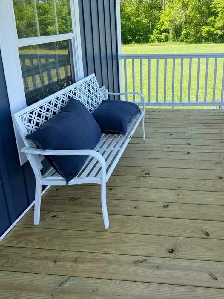 Eagar exterior home features