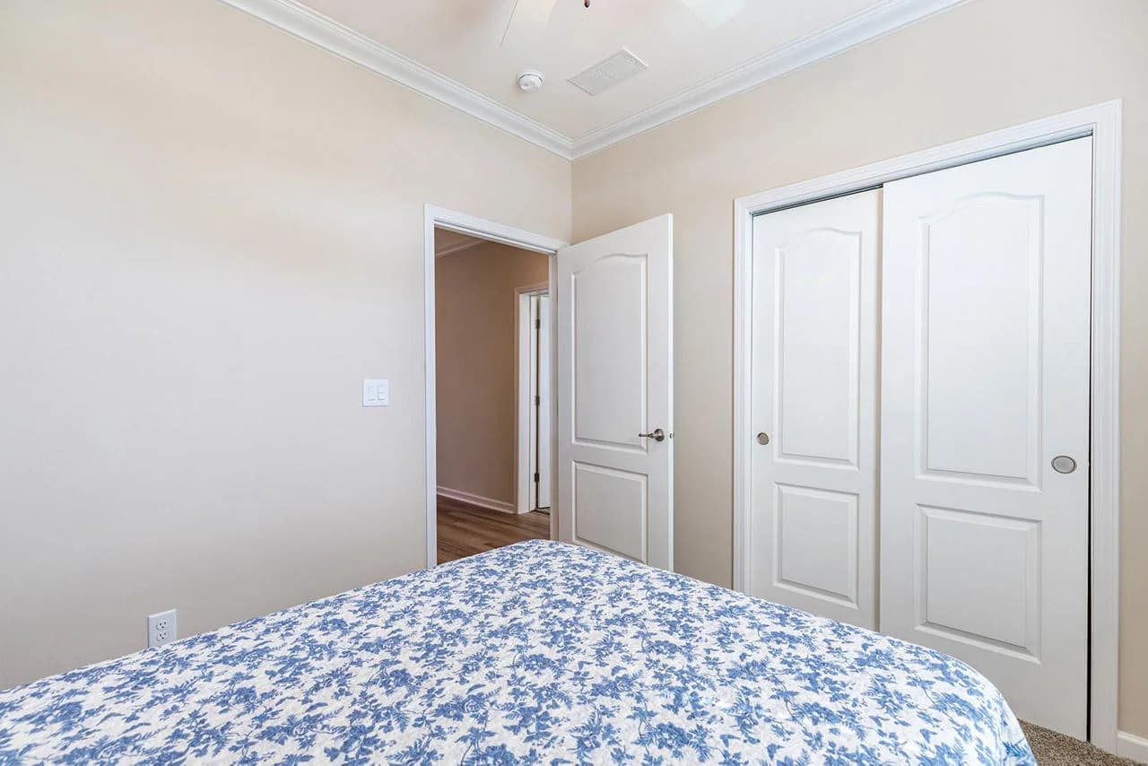 Silver springs 5035 bedroom home features