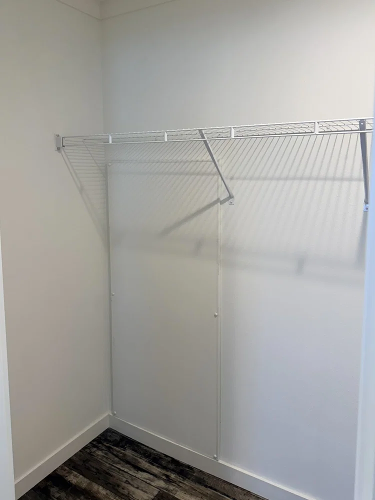 Eagar interior home features