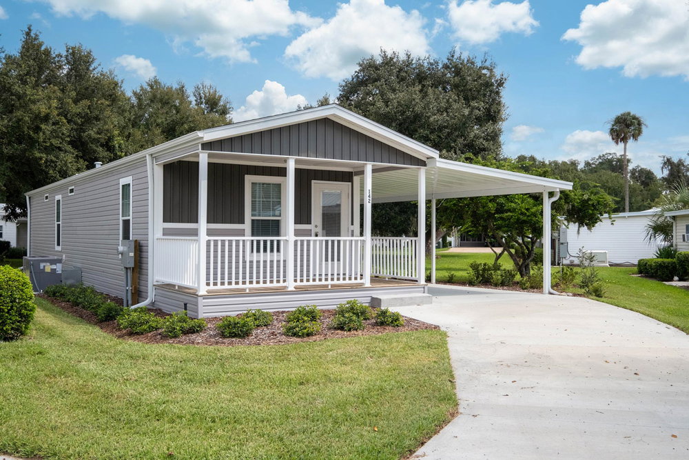 Everglade hero, elevation, and exterior home features