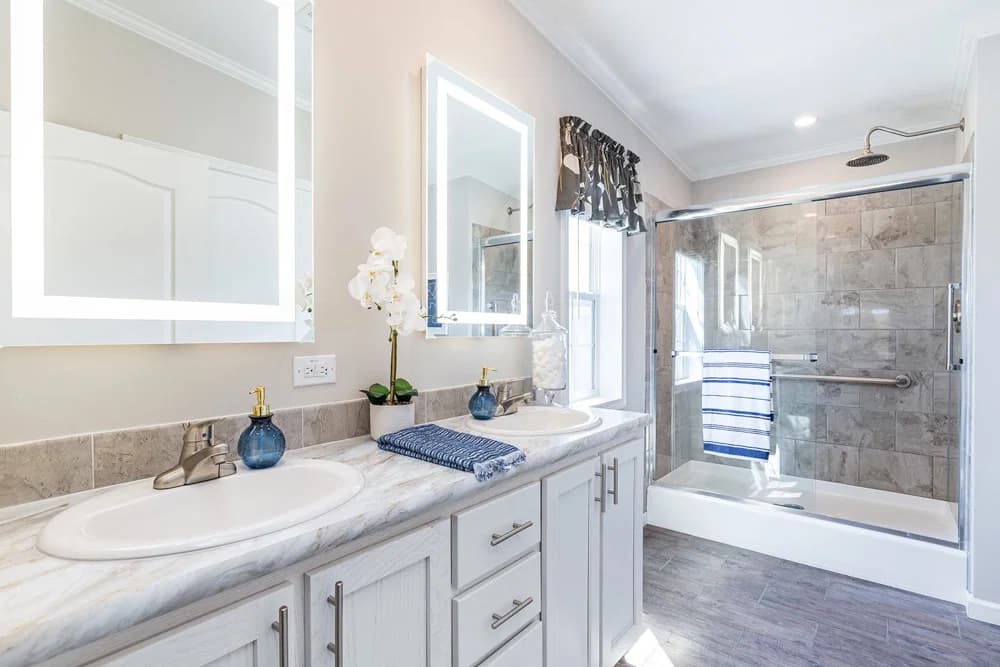 Mack bathroom home features