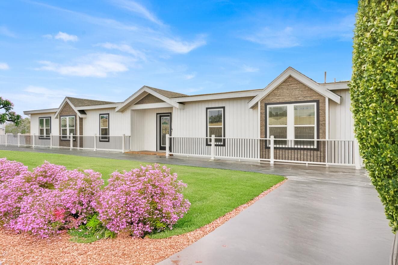 Draper 40764a hero, elevation, and exterior home features