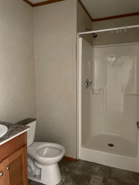 Gsh of alabama / f101 lot# 12 bathroom home features