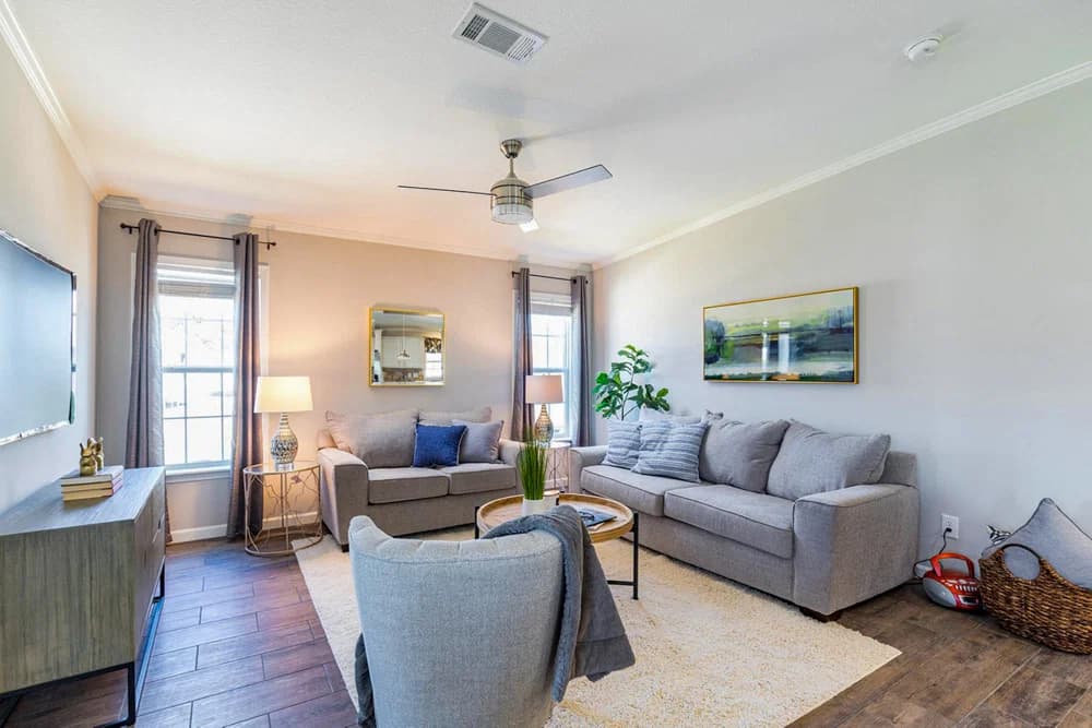 Yarbo interior home features