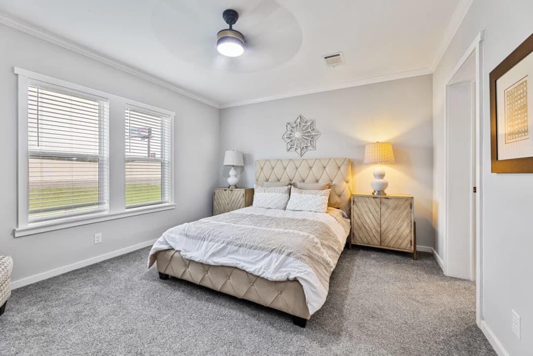 Paxton 28523a bedroom home features