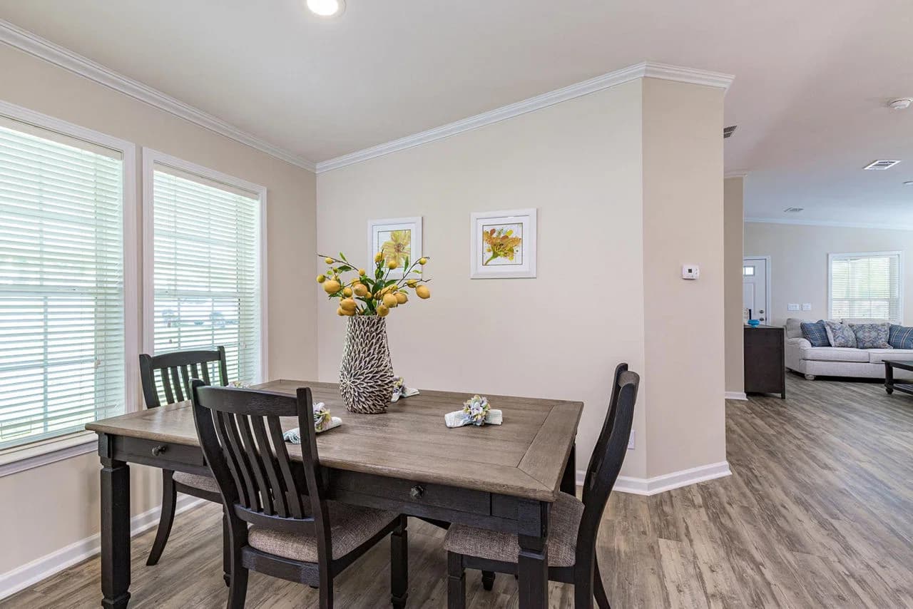 Silver springs 5006 interior home features