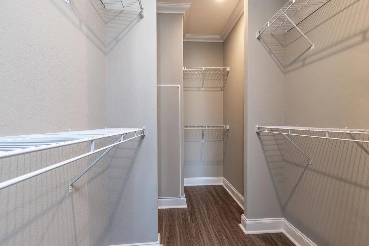 Silver springs 5077 interior home features
