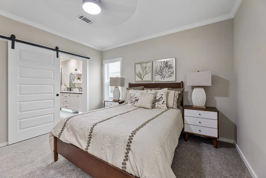 Pierce 28562a bedroom home features