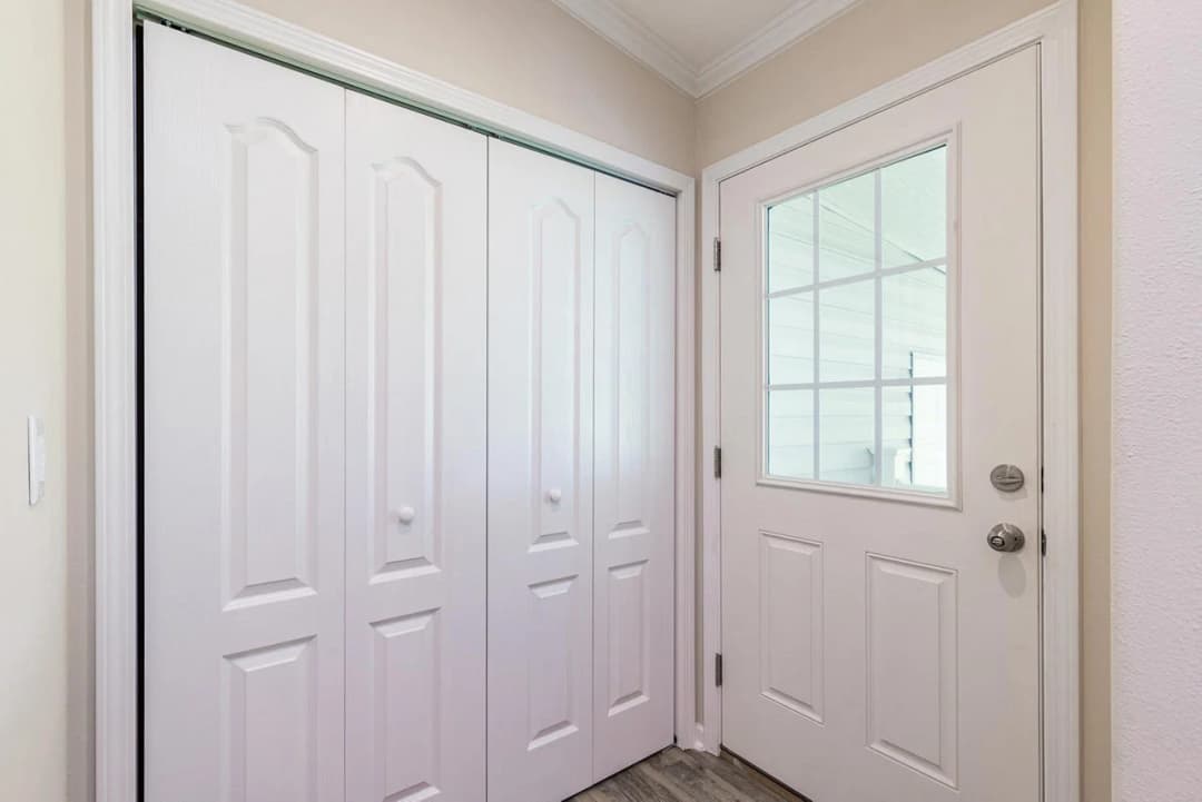 Silver springs 5006 interior home features