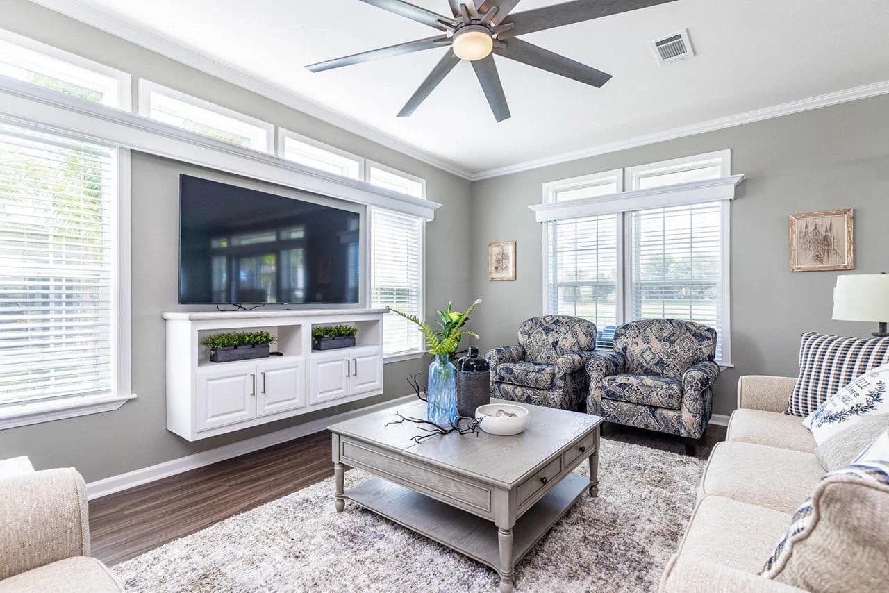 Silver springs elite 6400 interior home features