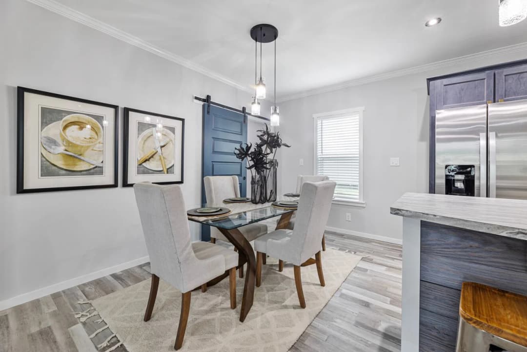 Paxton 28523a interior home features